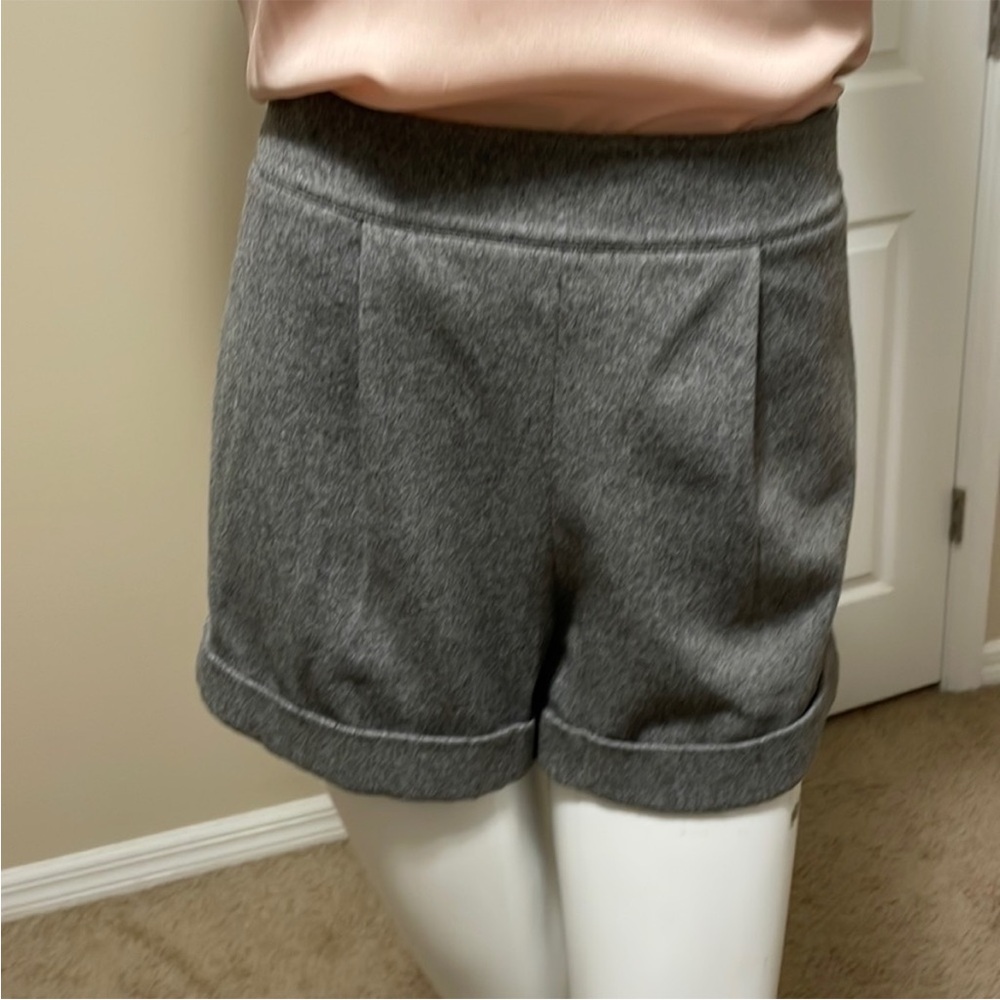 Alice + Olivia Felt Wool Pleated Cuff Shorts Exposed Zip Back High Waist NWOT 6
